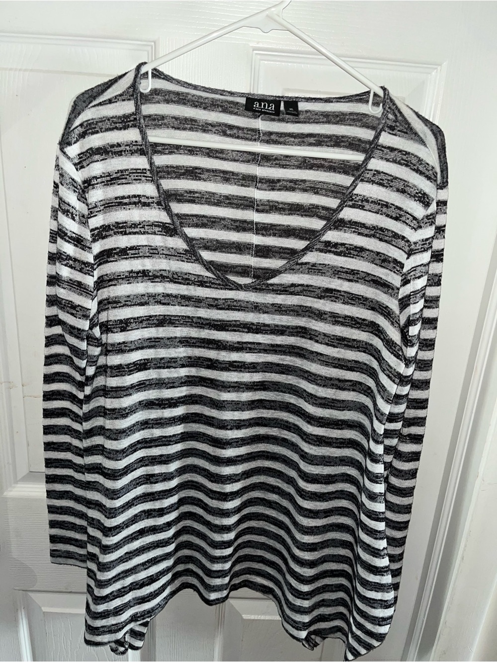 a.n.a Black and White Striped V-Neck Long Sleeve TopLadies Size XL like new